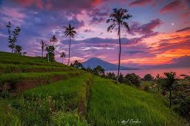 Pesona Wisata Alam Danau Ranau di OKU Selatan, Tawarkan Pemandangan Sunset yang Indah
