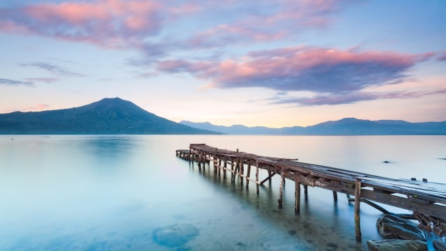 Menengok Danau Ranau yang Jadi Primadona saat Libur Lebaran